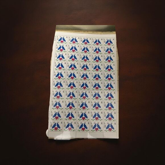 MNH #2440 Scott 1994 Lovebirds & Hearts 25 Cent Stamp Sheet of 50 Stamps - Picture 1 of 3